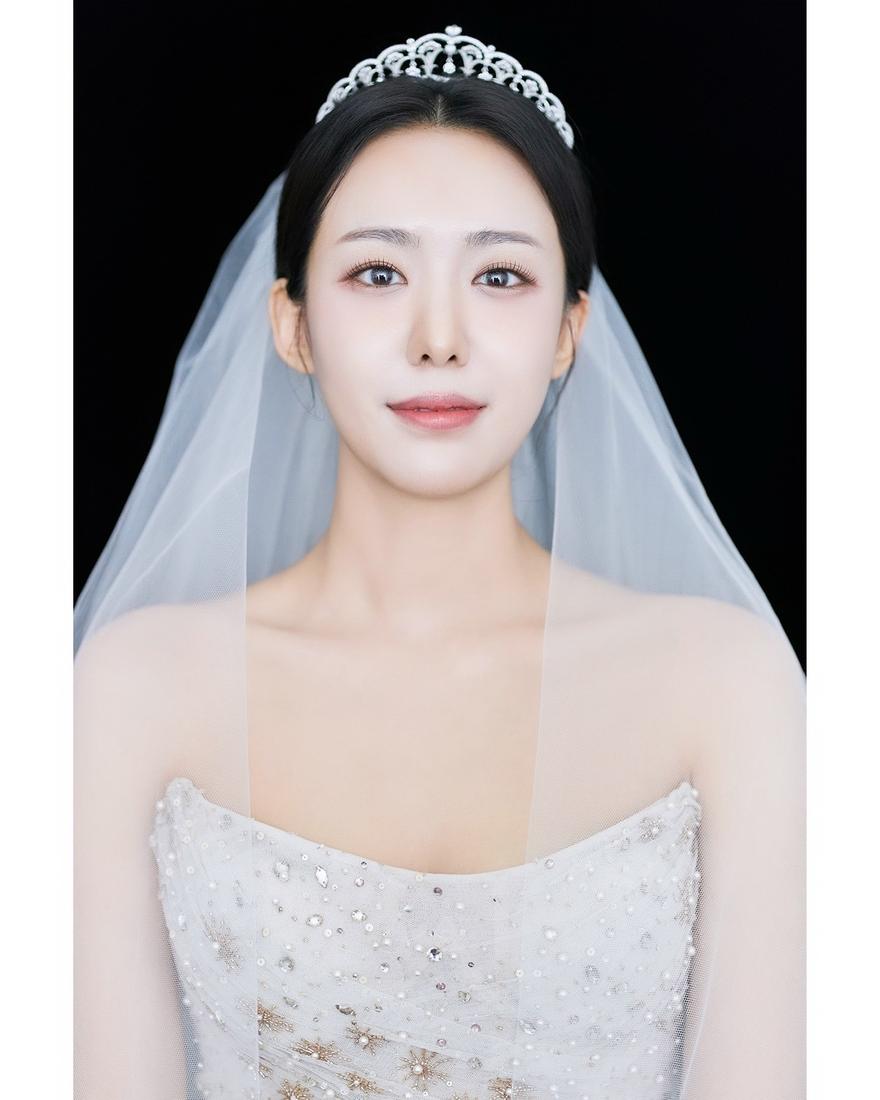 스캘럽 다이아 티아라 웨딩 촬영