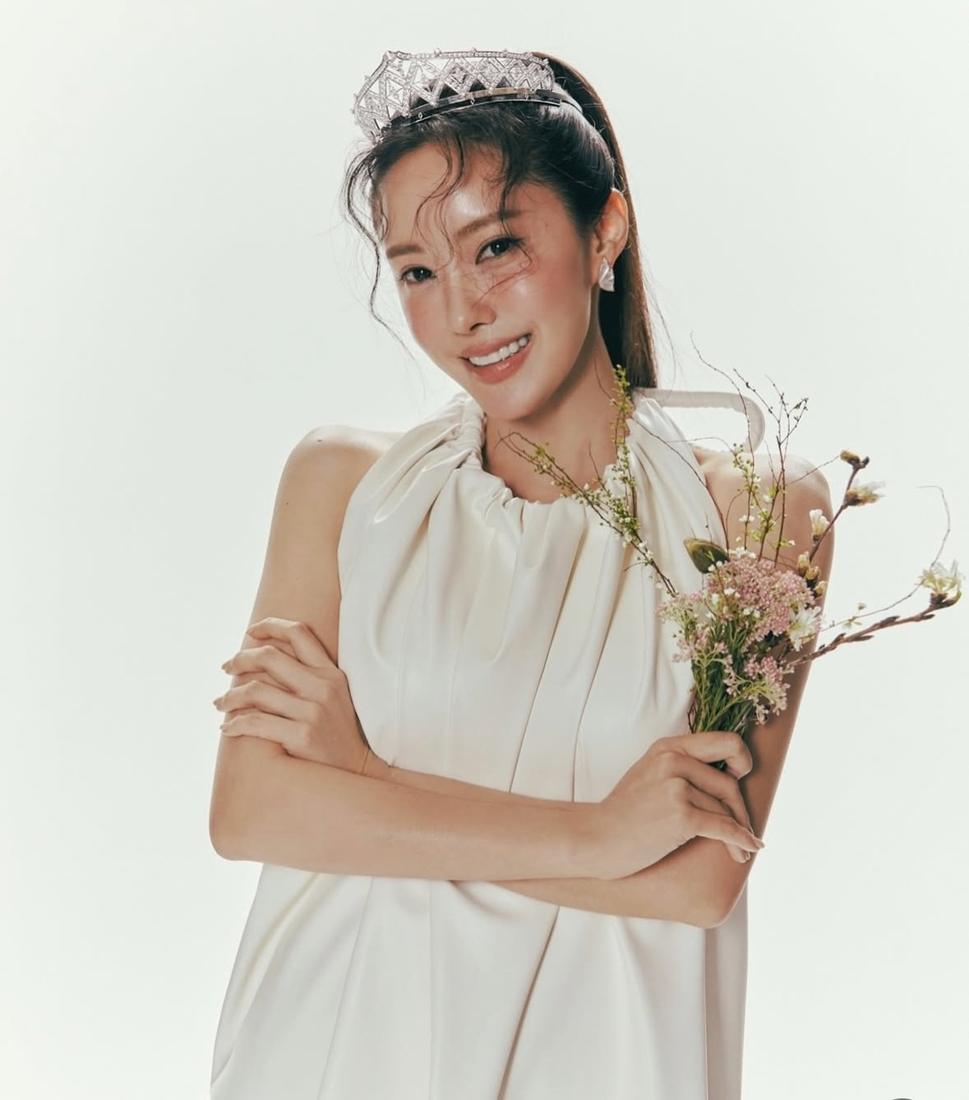기하학 다이아 티아라 화보